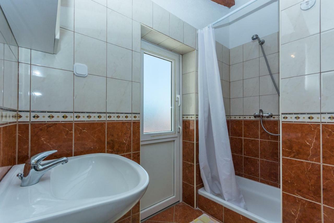 Ferienwohnung Carmen 2 Funtana Exterior foto